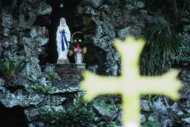 Imochiura Church and Lourdes