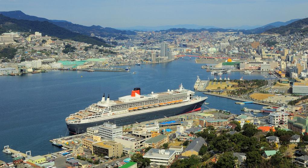 Nagasaki Port and Nagasaki Seaside Park (Nagasaki Mizubenomori)
